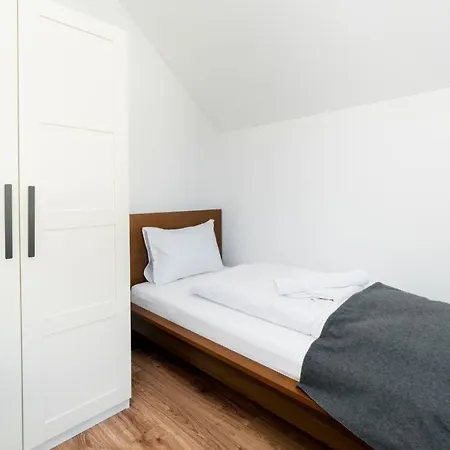 Sikorskiego Ii, Sun & Snow *