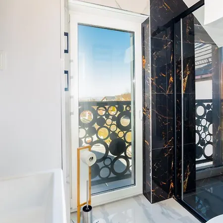 Sikorskiego Ii, Sun & Snow アパート *