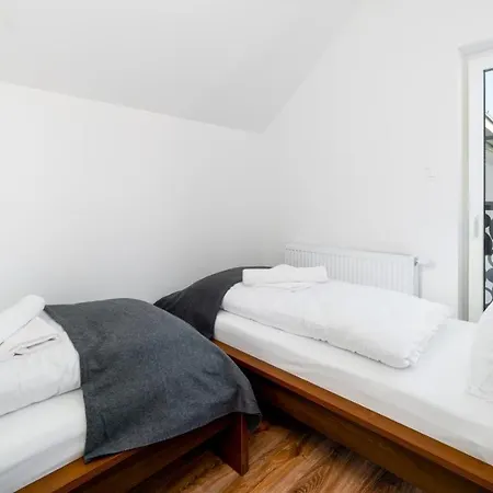 Sikorskiego Ii, Sun & Snow *