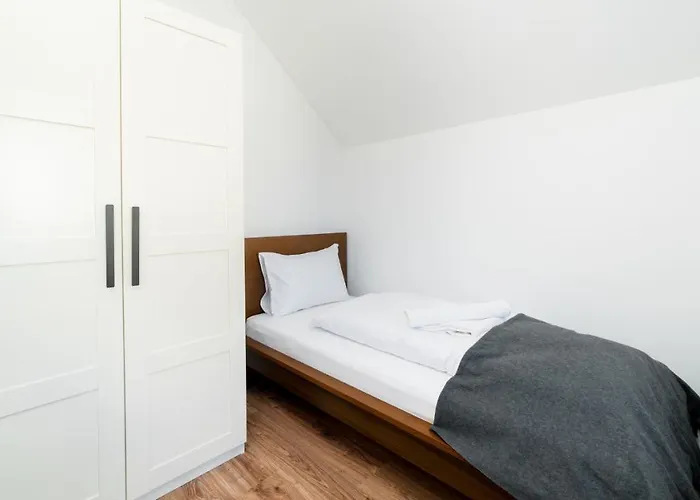 Sikorskiego Ii, Sun & Snow *